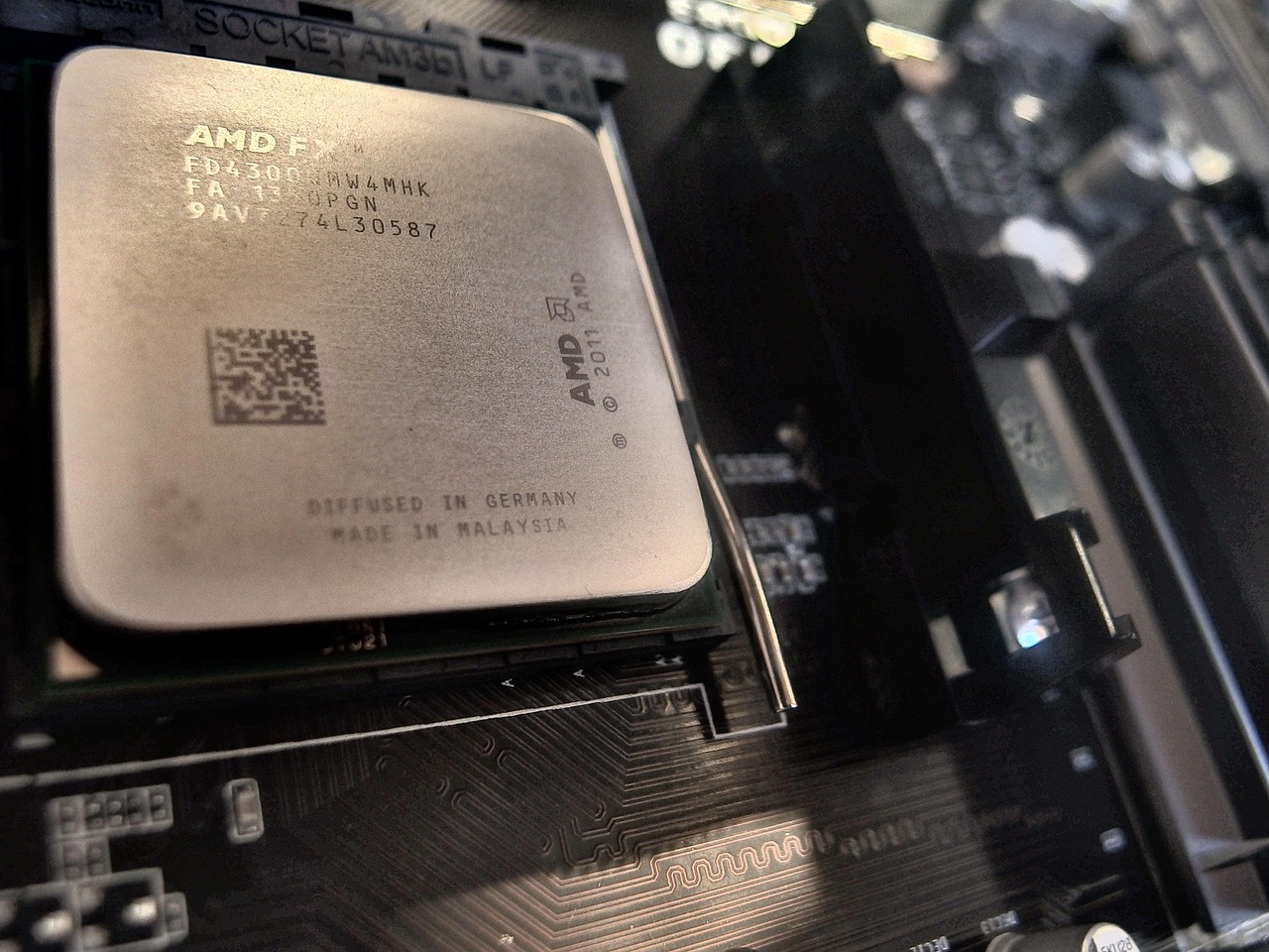 processor, motherboard, gigabyte, technology, computer, hardware, pc, intel, portable, desktop, arm, amd, leons mouth, hi-tech, metal, shiny, windows, linux, heatsink, silver, gigabyte, intel, intel, intel, amd, amd, amd, amd, amd, linux
